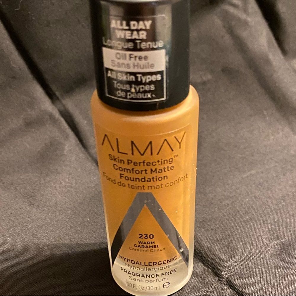 NEW Almay Skin Perfecting Comfort Matte Foundation, 230 Warm Caramel, 1 …